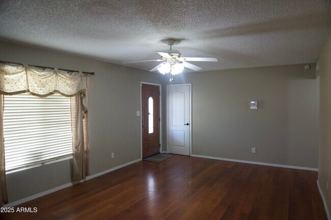 Foto del edificio - 8334 N 55th Ave