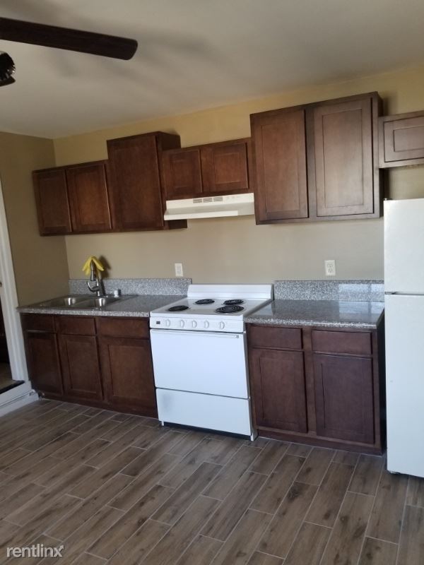 Primary Photo - 1 br, 1 bath Apartment - 109 W Railroad St