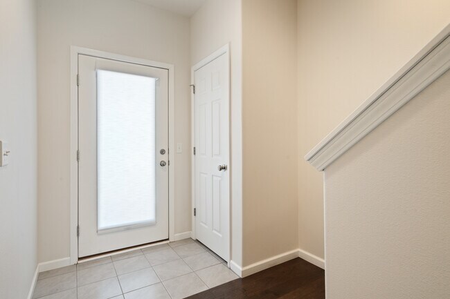 Foto del edificio - 1275 Exchange St