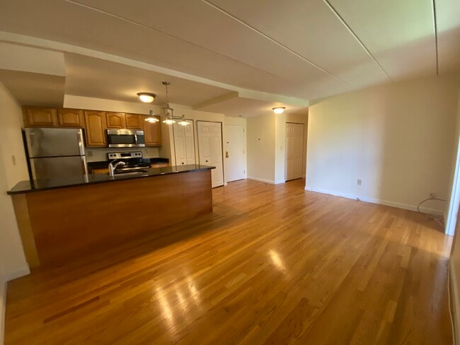 Building Photo - 5 Douglas Park