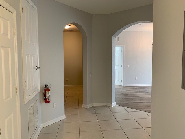 Building Photo - 4126 Breakview Dr