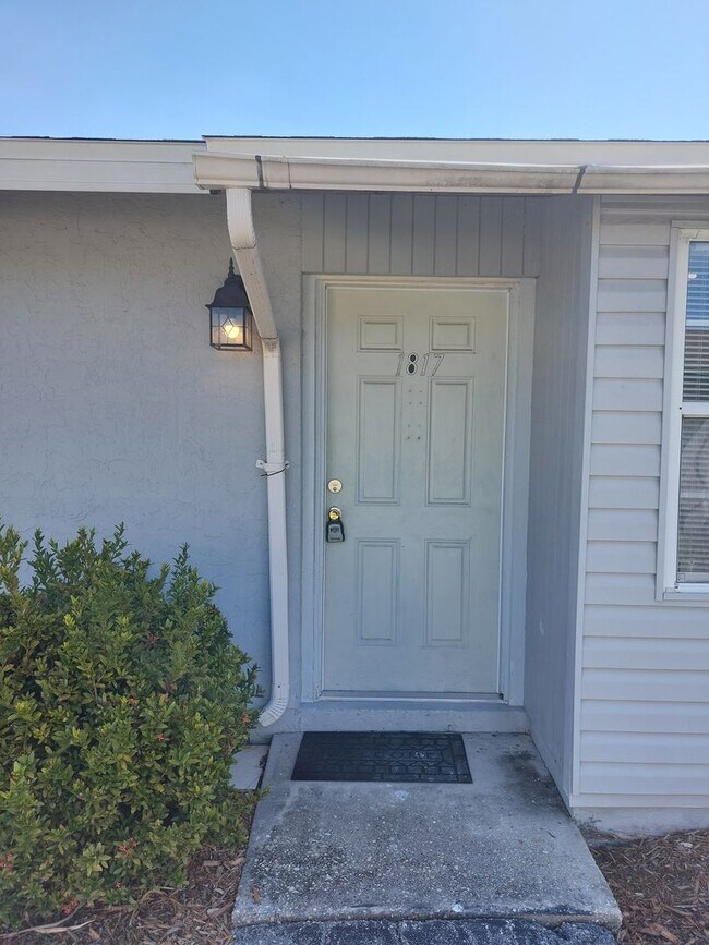 Foto del edificio - Adorable and Comfortable Sarasota Duplex! **Housing Choice Vouchers accepted**