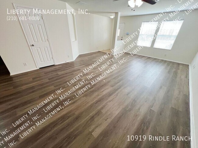 Foto del edificio - 10919 Rindle Ranch