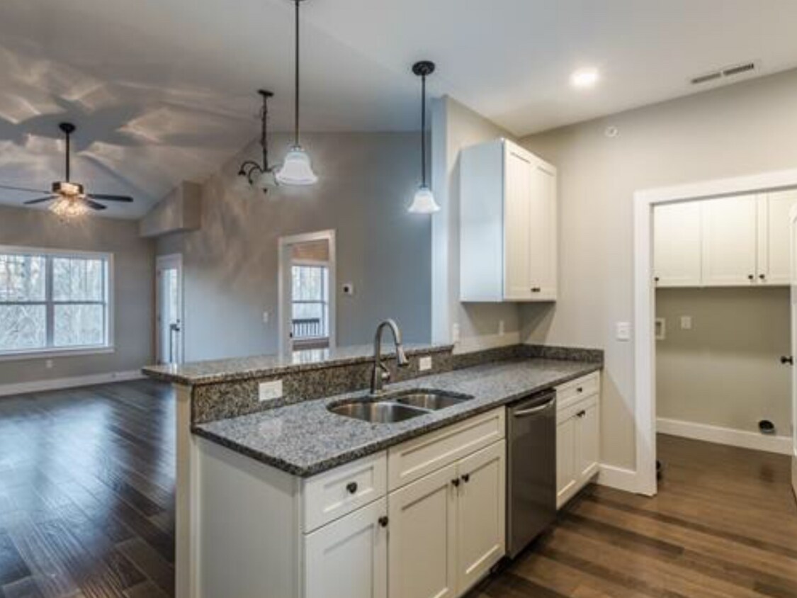 Foto principal - 124 Foxden Dr