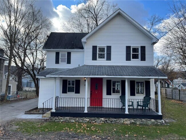 Building Photo - 13 Elm St