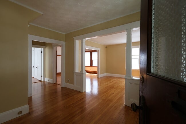 Building Photo - 39 Trowbridge St