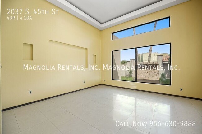 Building Photo - 2037 S 45th St
