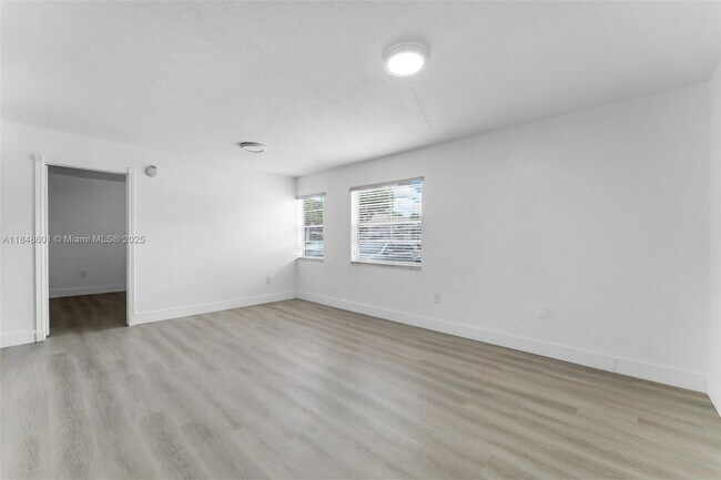 Building Photo - 6911 SW 129th Ave
