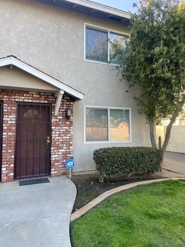 609 Taylor St Unit 1, Bakersfield, CA 93309 Room for Rent in