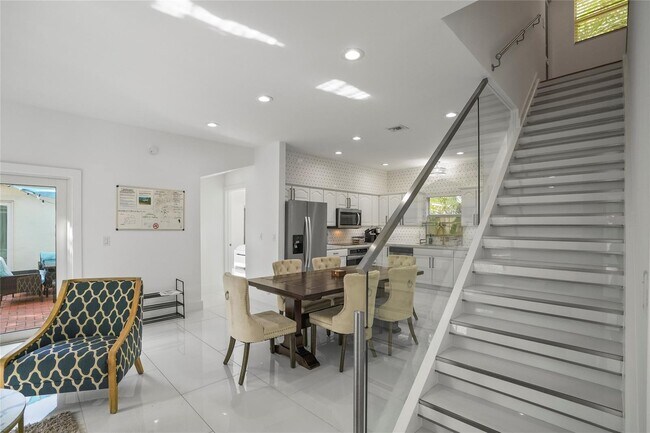 Foto del edificio - 833 SW 17th St