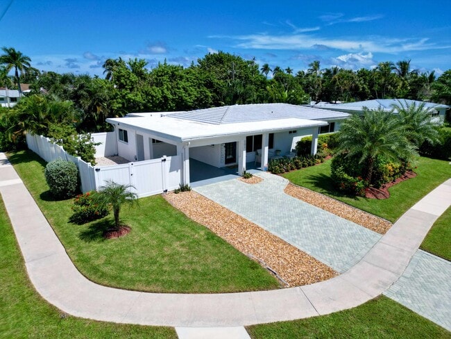 Foto del edificio - 301 NE 23rd St