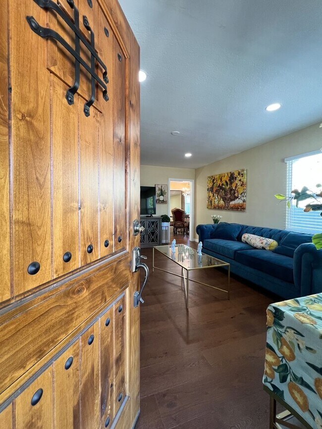 Foto del edificio - Beautifully Updated, Fully Furnished Napa Home Near Downtown