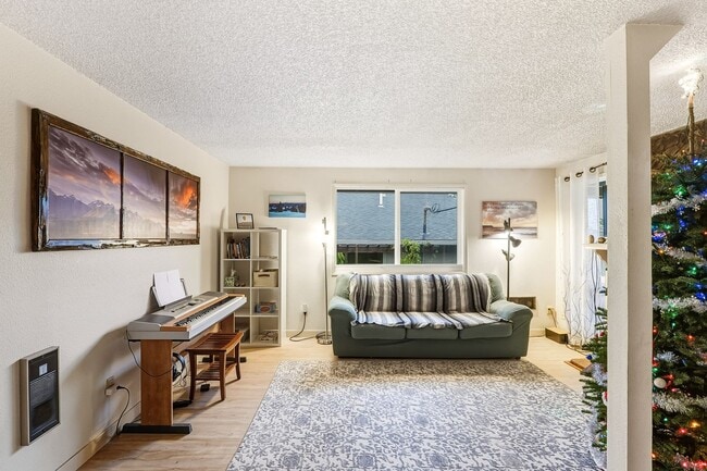 Foto del edificio - 3 Bedroom, 2 Bath House Near Portland Community College on Quiet Dead-end Street