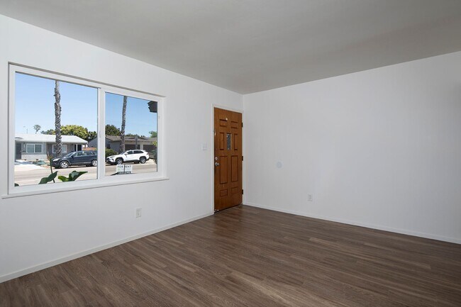 Foto del edificio - *OPEN HOUSE: 6/14 10AM-12:30PM*  Charming ...