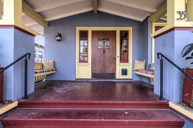 Building Photo - Charming Craftsman