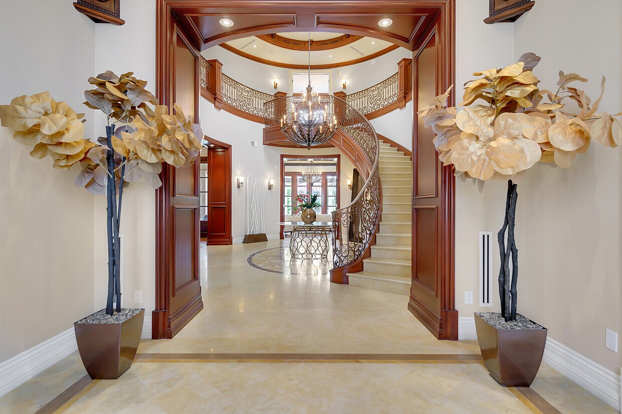 Foto del edificio - 614 N PALM Dr