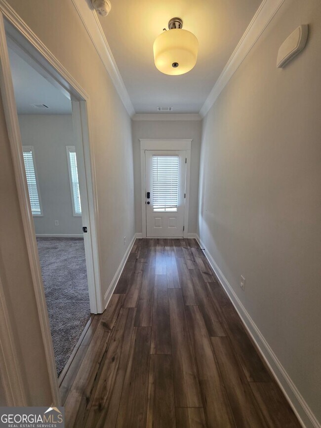 Foto del edificio - 304 Sterling Creek Wy