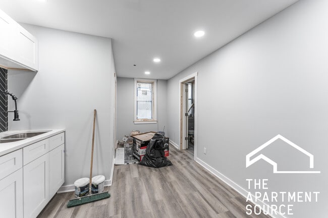 Building Photo - 1503 W 19th St