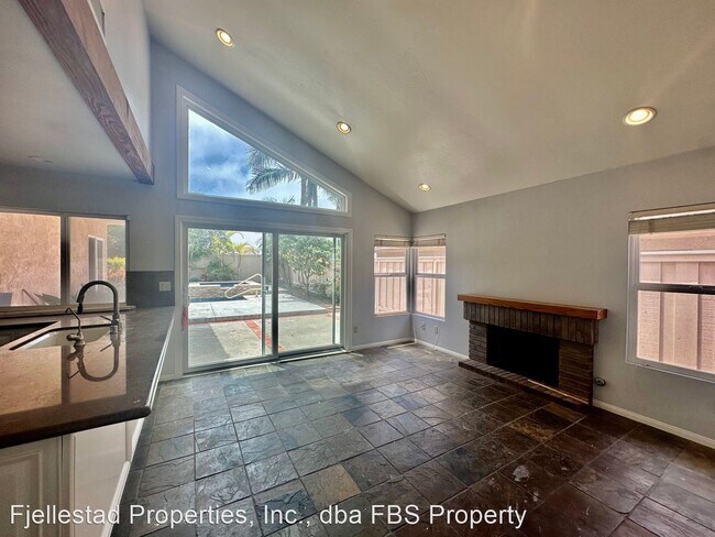 Foto del edificio - 5 br, 3 bath House - 1825 Hummock Lane