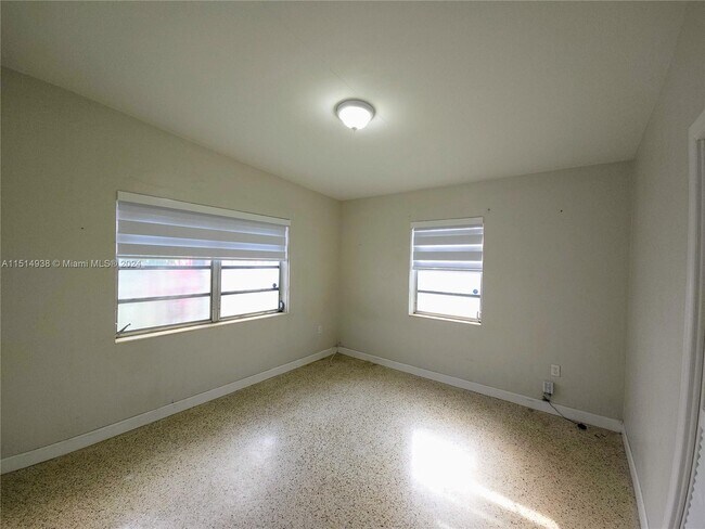 Foto del edificio - 2700 SW 33rd Ct