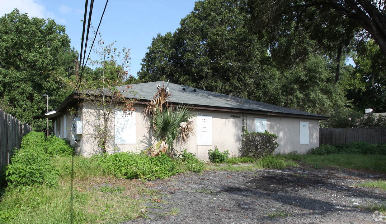 Rozafa Apartments - 3301 Almeda St