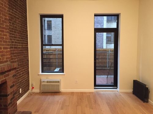 Building Photo - 149 E 84th St