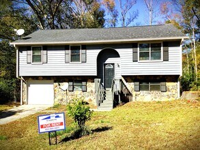 Building Photo - 2825 Fox Hall Ln N