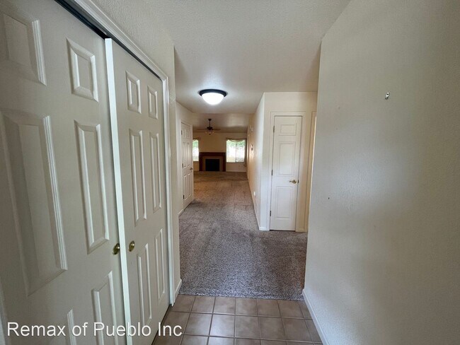 Foto del edificio - 3 br, 2 bath House - 4315 Outlook Blvd #I
