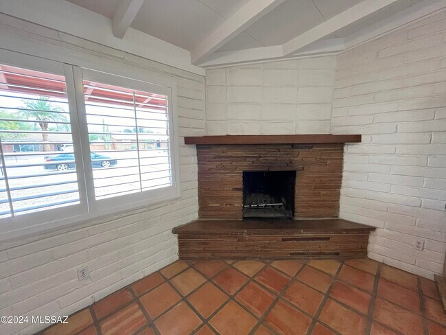 Foto del edificio - 5532 E Spring St