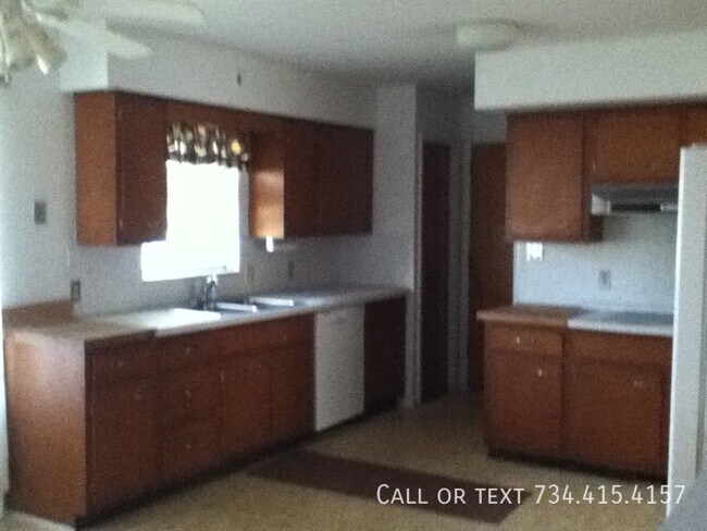 Building Photo - 3348 Golfside (3348 Golfside Rd)
