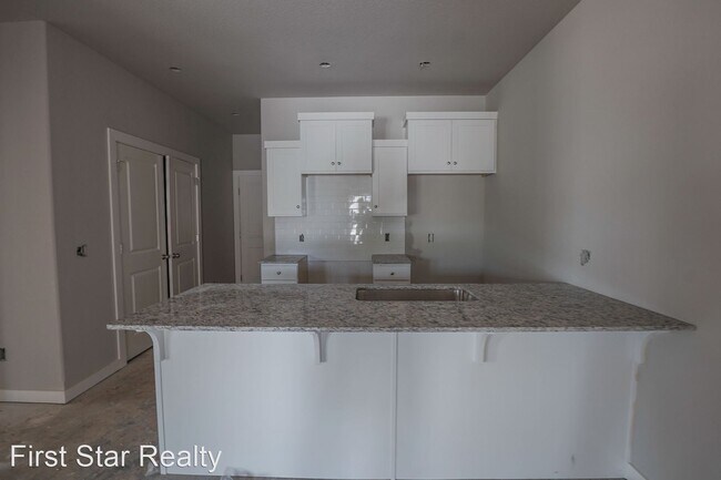 Foto del edificio - 4 br, 3.5 bath House - 632 N Salem Rd