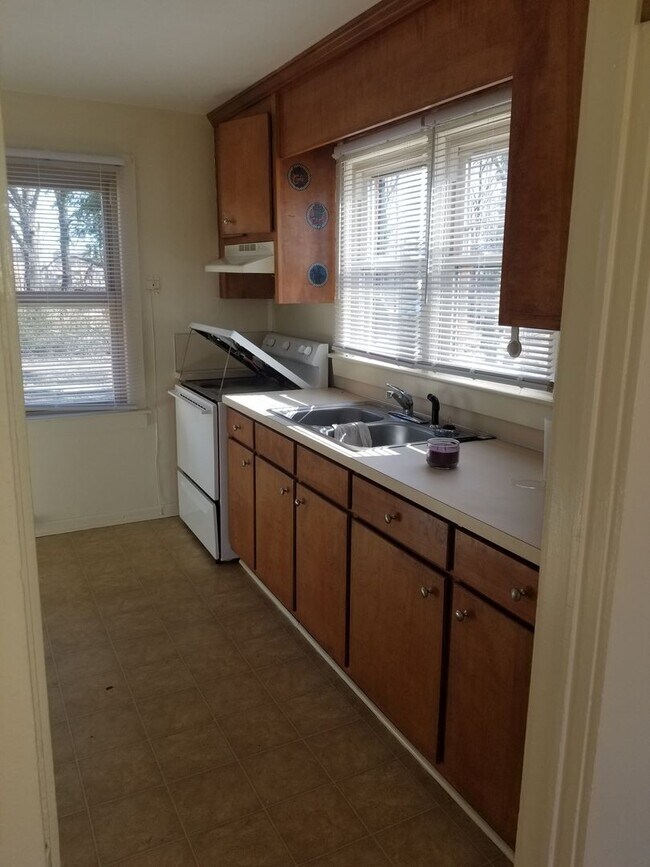 Foto del edificio - 3- Bedroom & 1- Bath