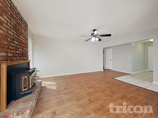 Foto del edificio - 1921 Teresa Ln