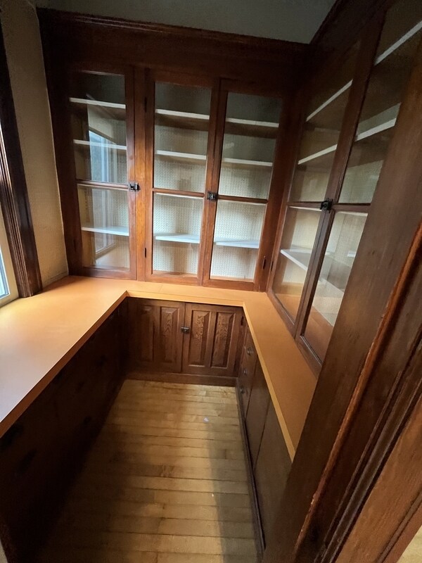 Building Photo - 1325 S 9th St