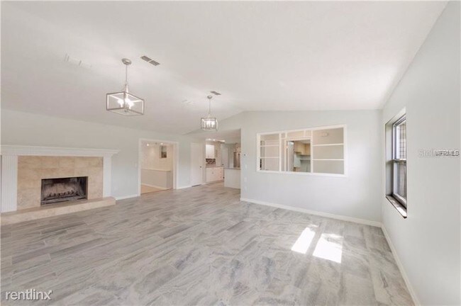 Foto del edificio - 5 br, 2 bath House - 624 Pearl Rd Fl 32708