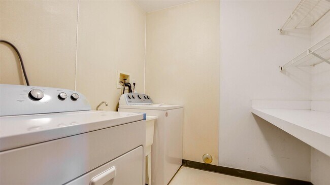 Foto del edificio - 600 SW 19th St