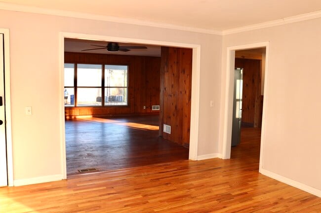 Building Photo - 620 Monger St