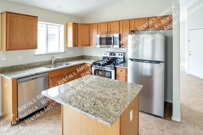 Foto del edificio - 1200 W Kingbird Dr