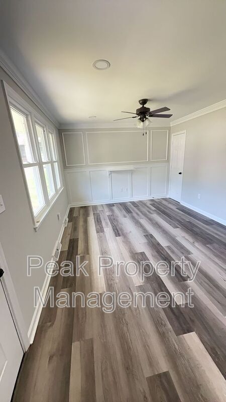 Building Photo - 410 Round Top Ave
