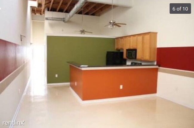 Building Photo - 3 br, 2 bath  - 1716 Summit Ave