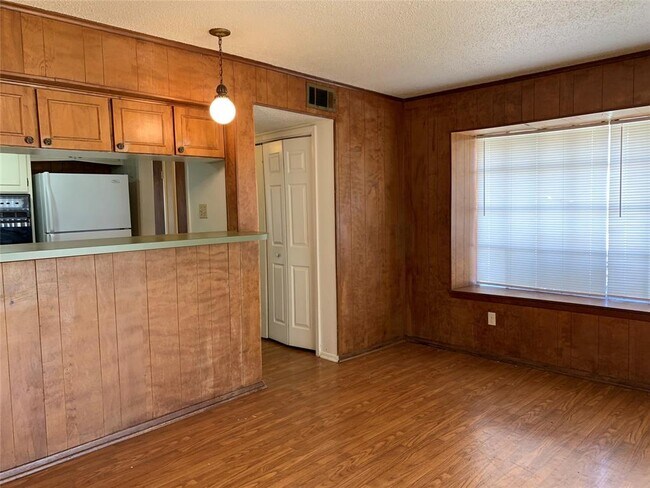 Building Photo - 6315 Granbury Rd