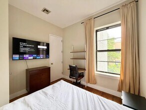 Building Photo - Nice room in a good neighborhood