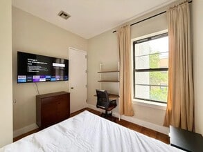 Building Photo - Nice room in a good neighborhood