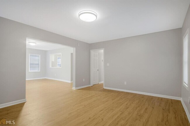 Building Photo - 1270 Trenton St SE