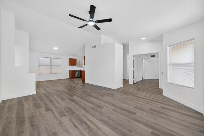 Building Photo - 2481 S Karen Dr