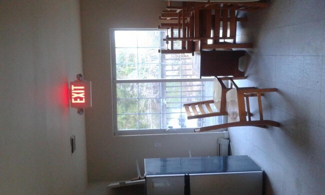 Foto del edificio - 150 Lake St