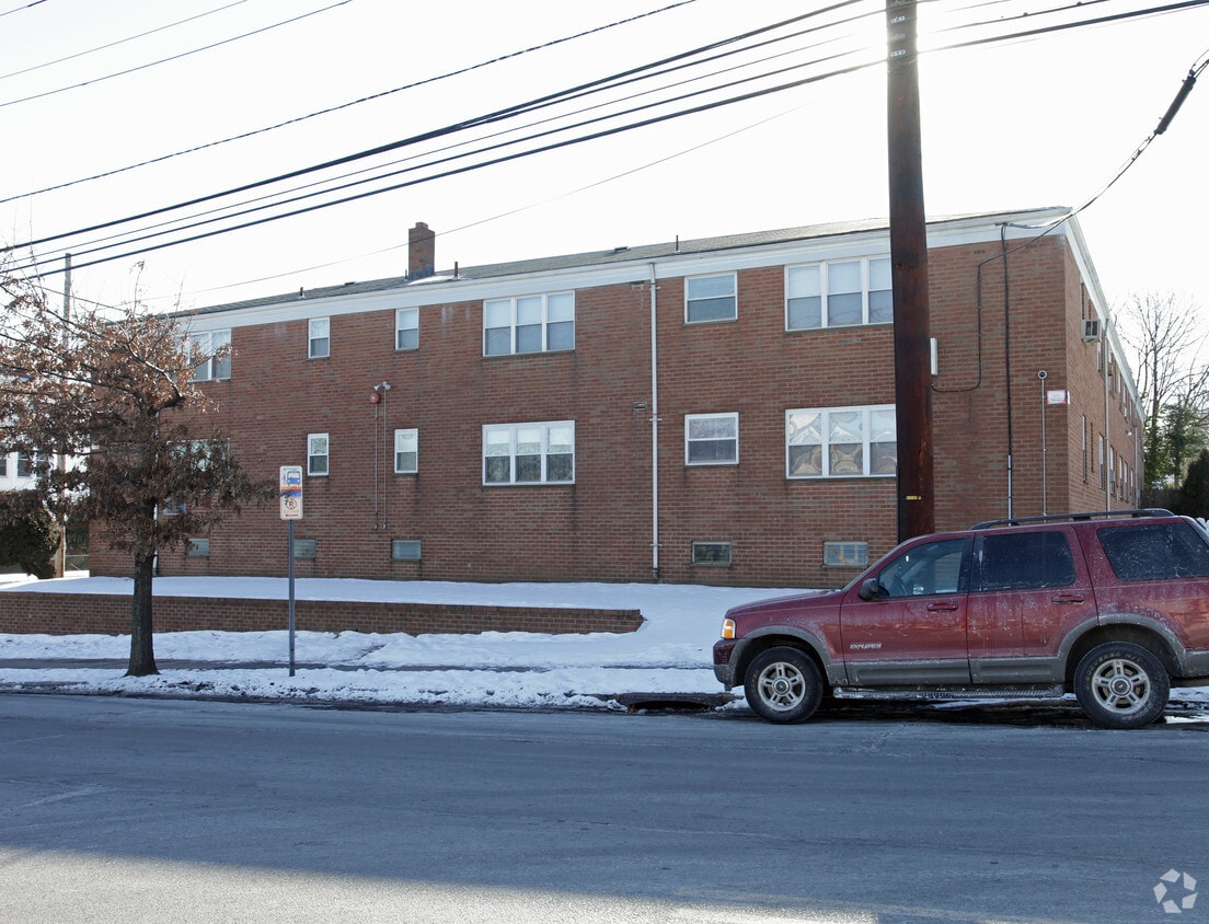 Building Photo - 139-145 Haledon Ave
