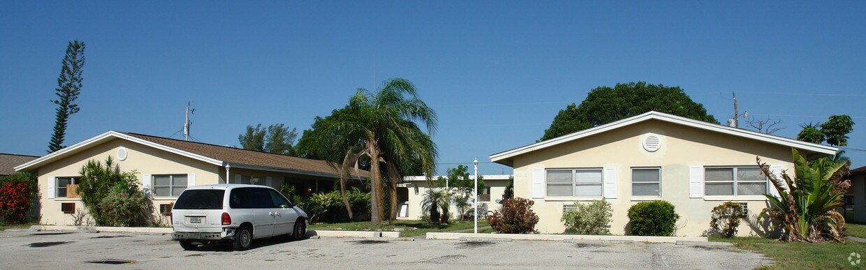 Primary Photo - 4818 Lucaya Dr