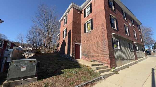 Building Photo - Great location in Downtown Newmarket! Incl...