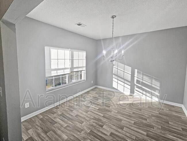 Building Photo - 6088 Oak Bend Ct